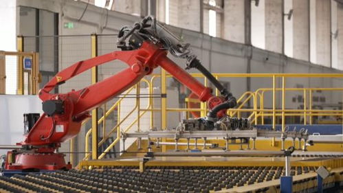 智領(lǐng)未來，創(chuàng)新驅(qū)動(dòng)——襄城光伏玻璃企業(yè)邁向高質(zhì)量發(fā)展新征途